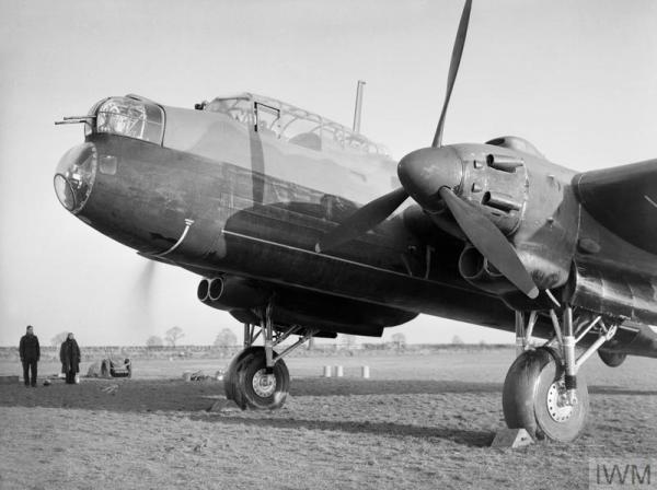 207 Sqn Manchester 02 IWM