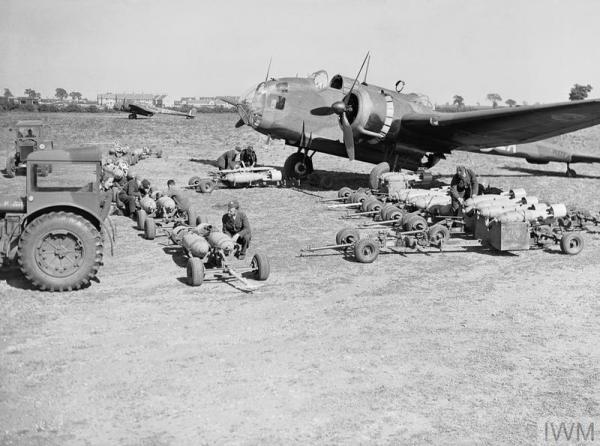 49 Sqn Hampdens with 250 lb GP bombs Scampton 1940 IWM